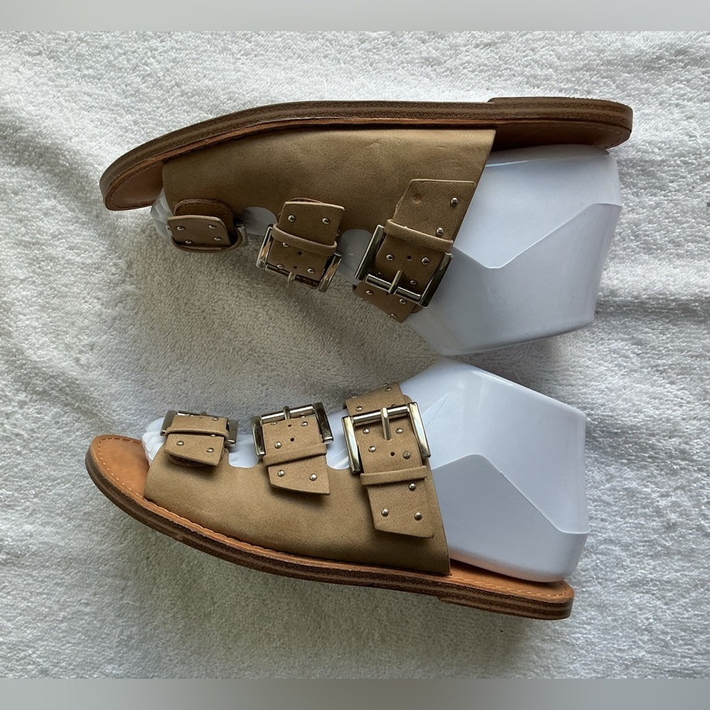 Soda Tan Buckle Strap Sandals Sz 6 - Picture 8 of 9